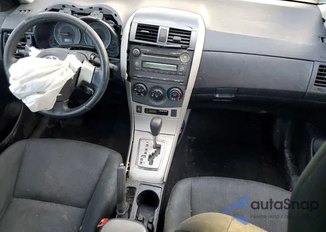 2010 Toyota Corolla Base z USA, uszkodzony, nr VIN 2T1BU4EE2AC471468